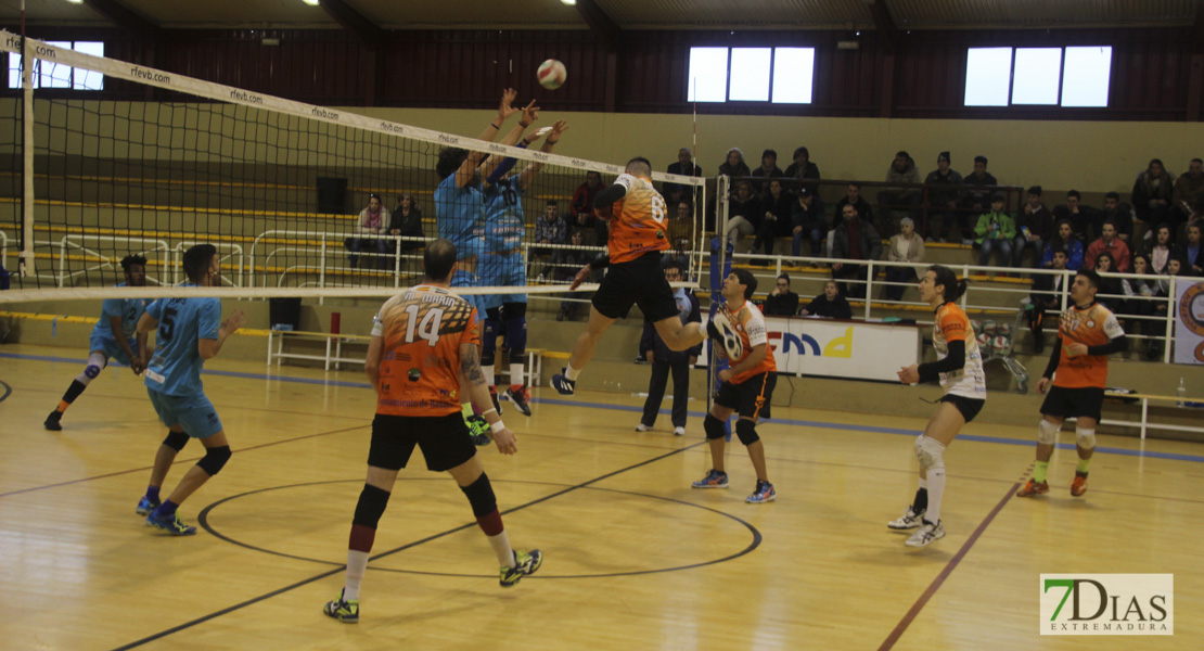 Imágenes del Pacense Voleibol 0 - 3 Electrocash Cáceres