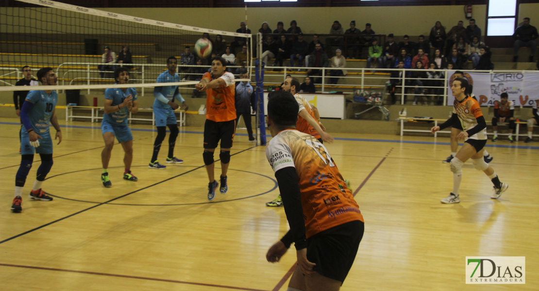 Imágenes del Pacense Voleibol 0 - 3 Electrocash Cáceres