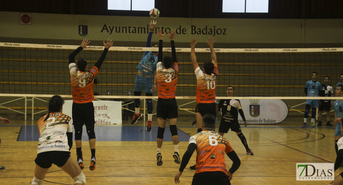 Imágenes del Pacense Voleibol 0 - 3 Electrocash Cáceres