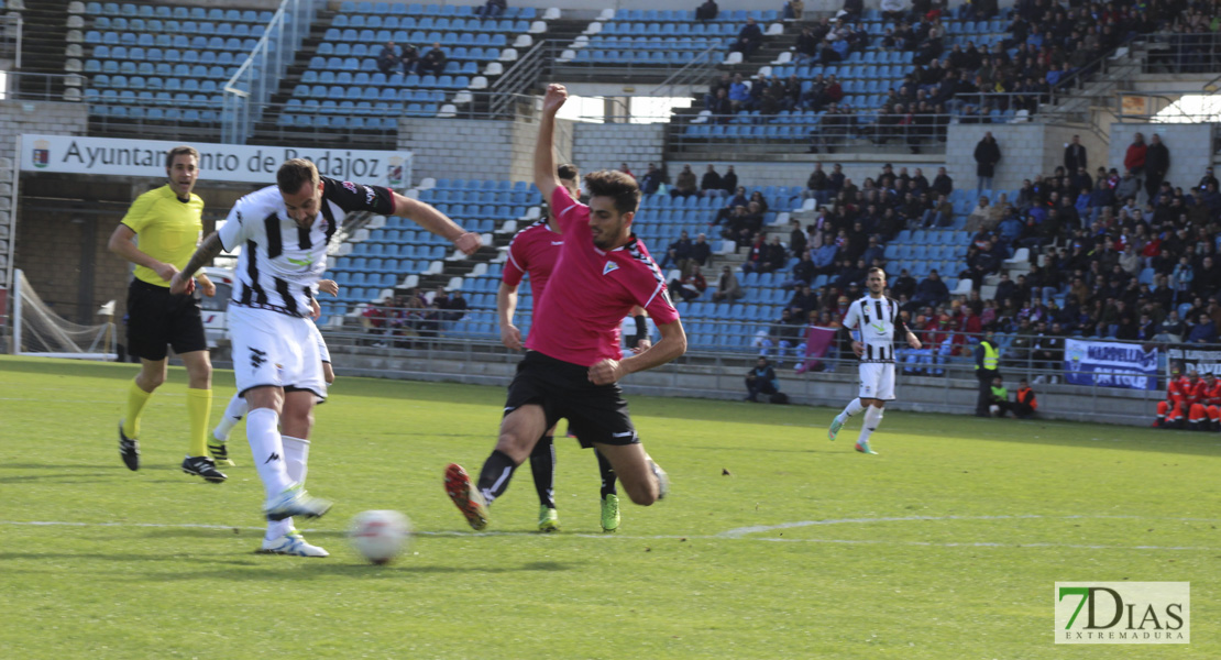 El CD. Badajoz planta cara al líder