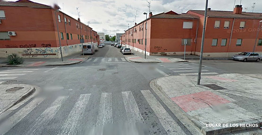 Utiliza un cuchillo de grandes dimensiones para robar a un joven en plena calle
