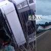 El vuelco de un tráiler corta la carretera entre La Albuera y Talavera