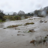 El Zújar se desborda y corta una carretera en la provincia de Badajoz