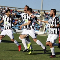 El Club Deportivo Badajoz gana por goleada