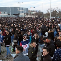 Miles de jóvenes dan la bienvenida a la primavera en Badajoz