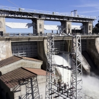 Un kilómetro de estanterías y museo sobre la presa de Rosarito