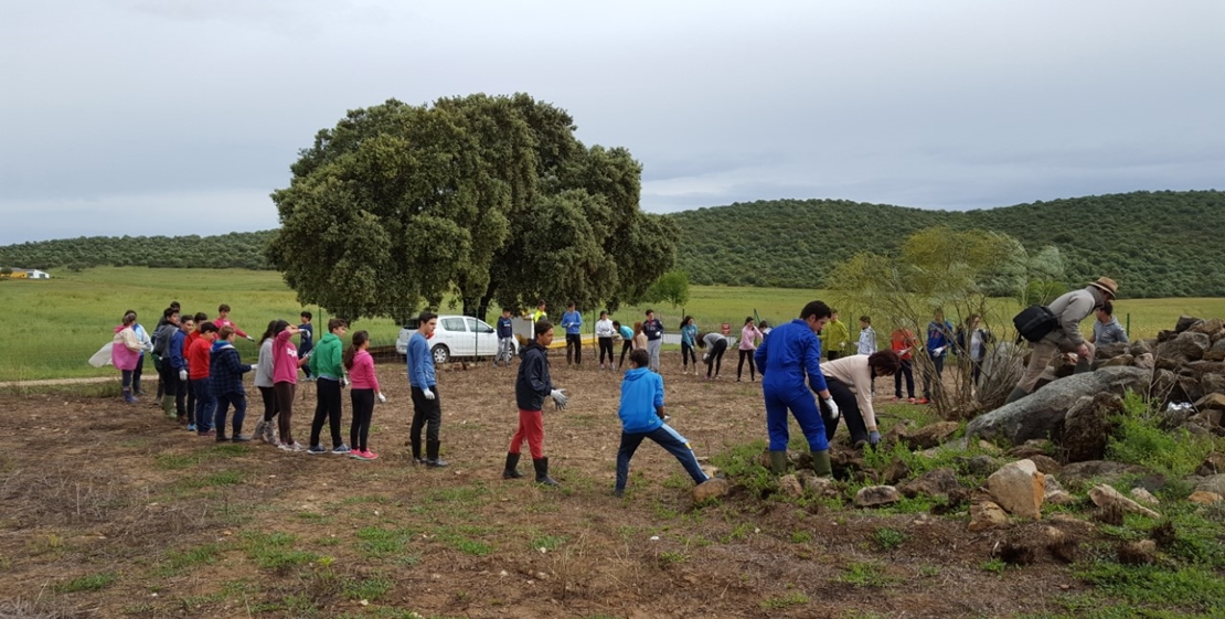 Alumnos de Houston vienen a Valverde de Leganés para meditar bajo las estrellas