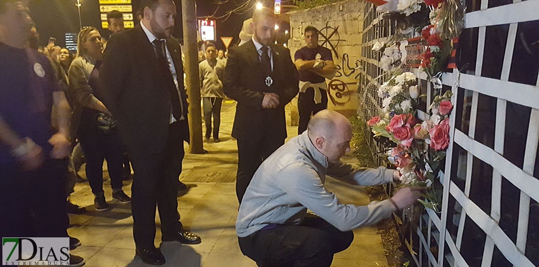 Víctor protagoniza el momento más emotivo de la Semana Santa de Badajoz