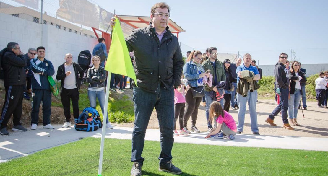 Vara ofrecerá a las Diputaciones implantar más campos de fútbol césped artificial