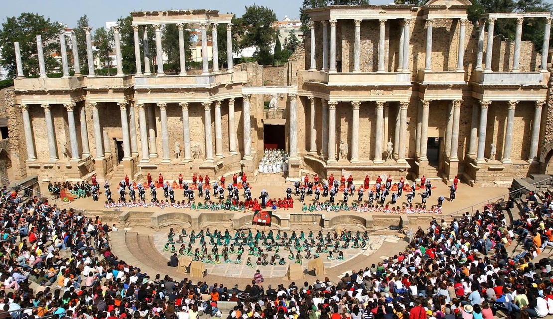 El Teatro Romano rejuvenece gracias al Grecolatino