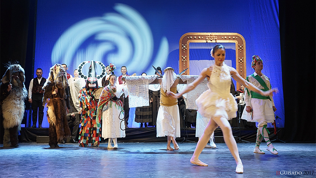El Ballet Folklórico de Extremadura presenta &#39;Aire de Danza&#39; en Badajoz