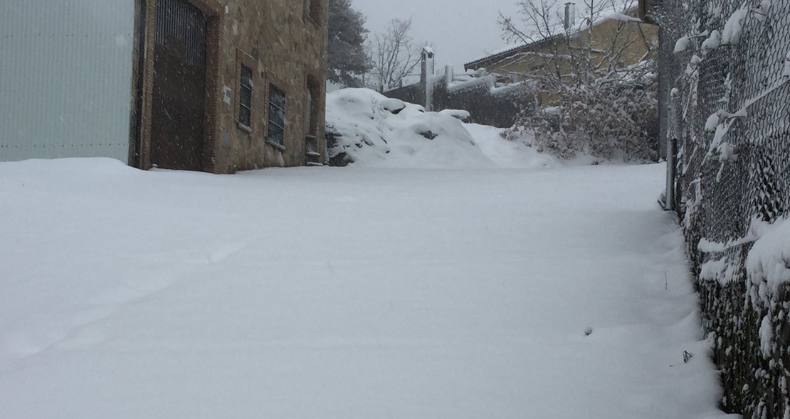 La nieve visita el norte de Extremadura por encima de 800 metros