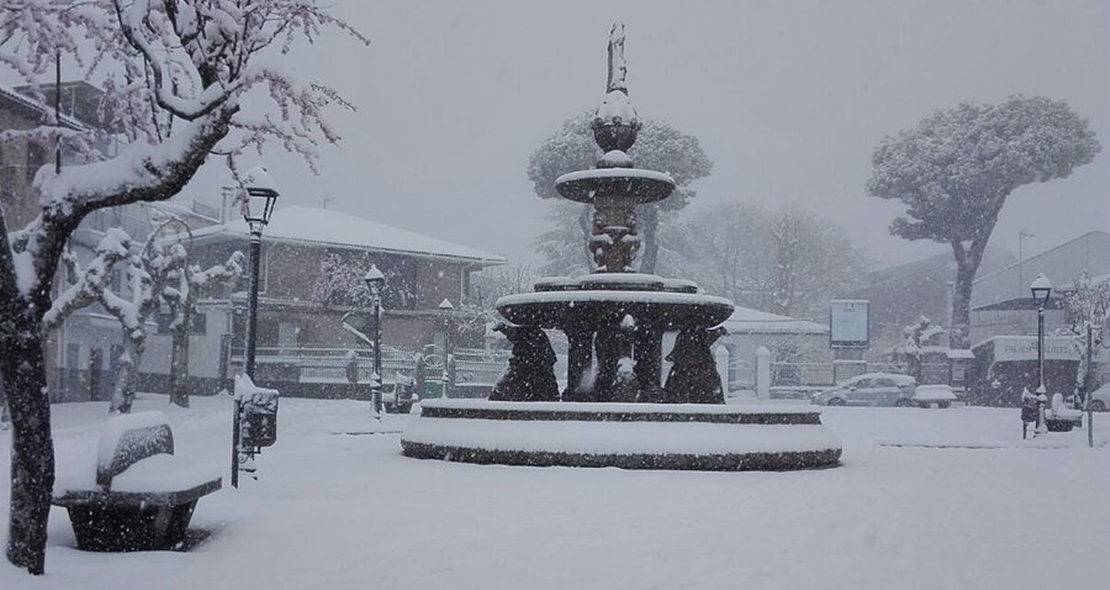 La nieve visita el norte de Extremadura por encima de 800 metros