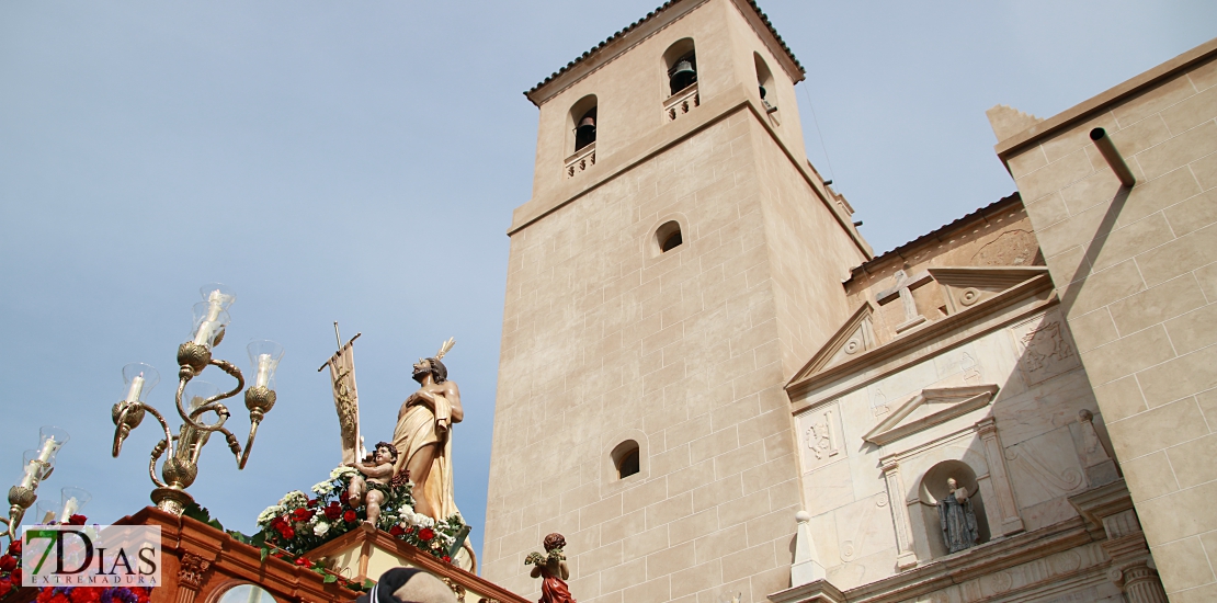 Bellas imágenes del Domingo de Resurrección de Badajoz