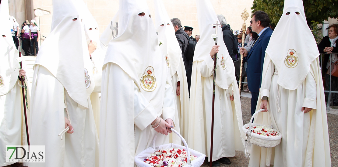 Bellas imágenes del Domingo de Resurrección de Badajoz