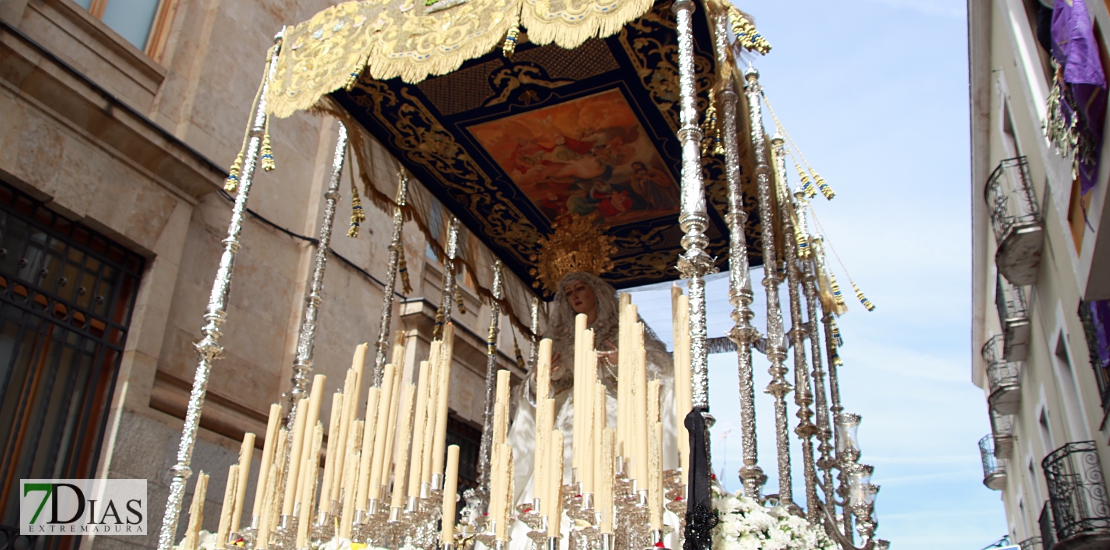 Bellas imágenes del Domingo de Resurrección de Badajoz