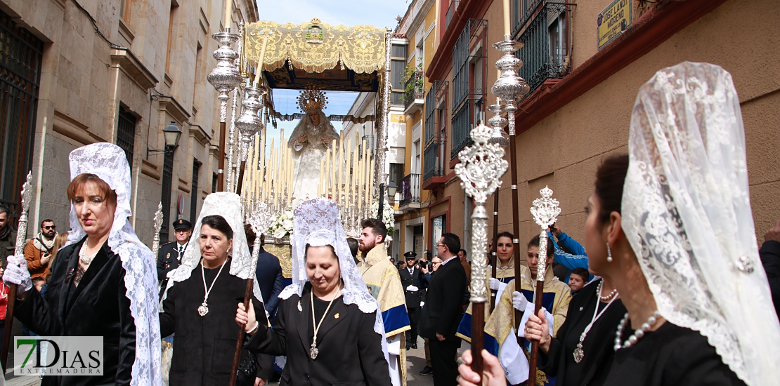 Bellas imágenes del Domingo de Resurrección de Badajoz