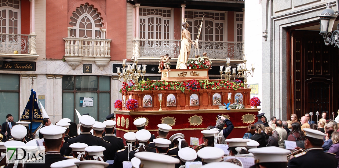 Bellas imágenes del Domingo de Resurrección de Badajoz