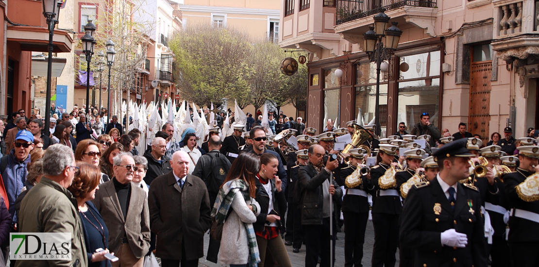 Bellas imágenes del Domingo de Resurrección de Badajoz