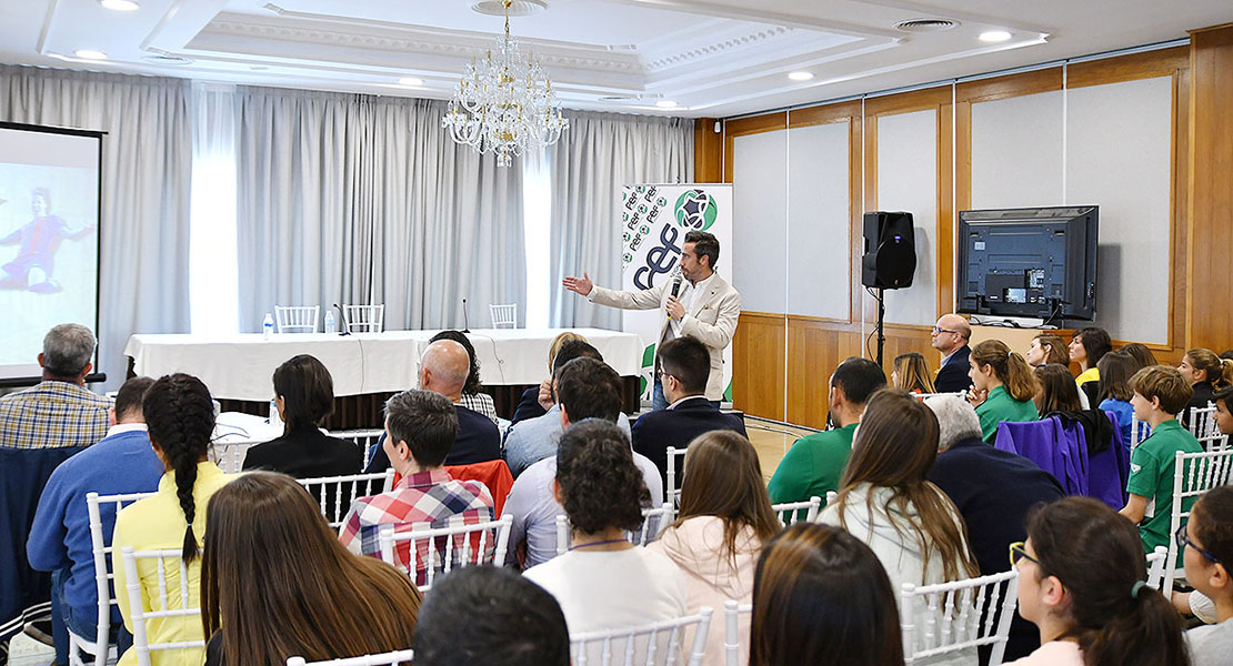 Mérida alberga unas jornadas de fútbol femenino