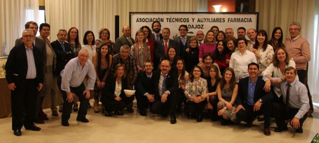 El SES estudia reconocer a los técnicos de farmacia