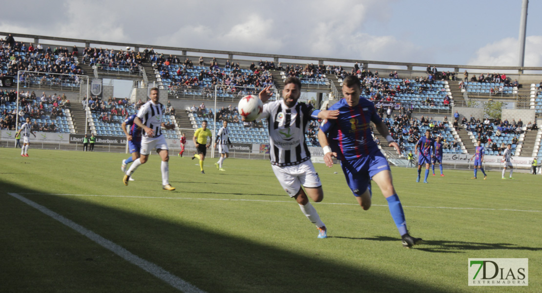 Imágenes del CD. Badajoz 1 - 0 Extremadura Unión Deportiva