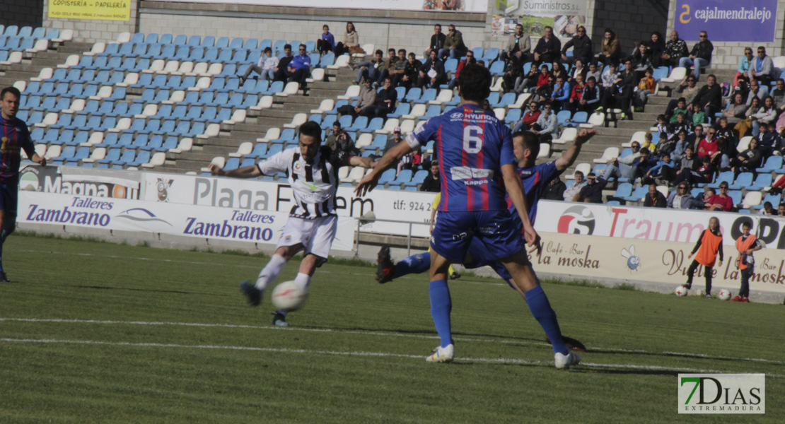 Imágenes del CD. Badajoz 1 - 0 Extremadura Unión Deportiva