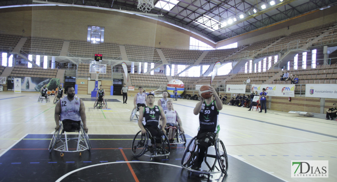 Imágenes del Rhine River Rhinos Wiesbaden 40 - 56 Mideba Extremadura