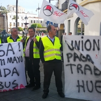 Unionbus: &quot;No podemos pagar a los trabajadores porque la Junta no paga&quot;