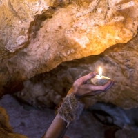 Piden a la Junta más promoción para la cueva de Maltravieso