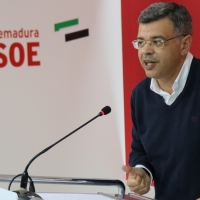 PSOE: “Monago está haciendo un Cifuentes con los Presupuestos”