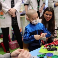 Teatro para los niños de Hematología y Oncología del Materno