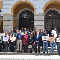 Minuto de silencio por los asesinatos de María José y de Florentina