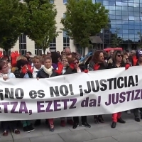 La levedad de la sentencia para ‘La Manada’ causa indignación en España