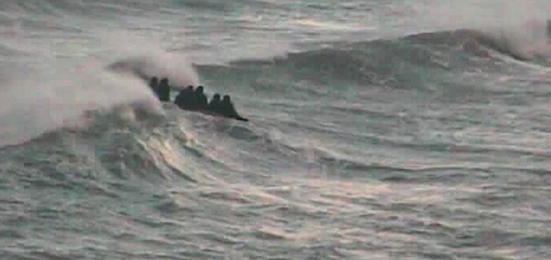 Rescatan a ocho personas tras peligrar la embarcación en la que viajaban