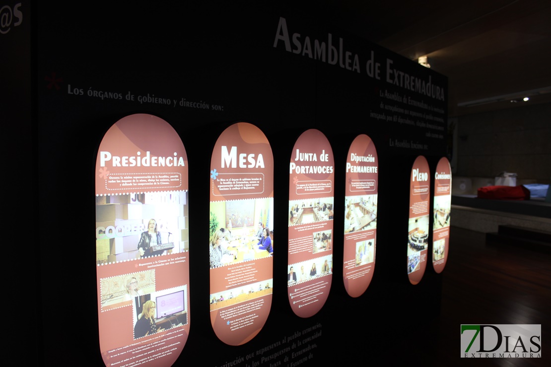 Una exposición repasa la historia de la Asamblea