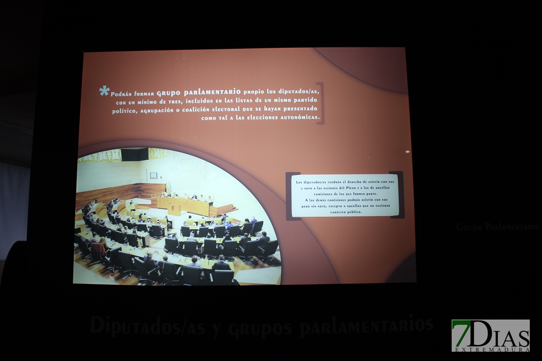 Una exposición repasa la historia de la Asamblea