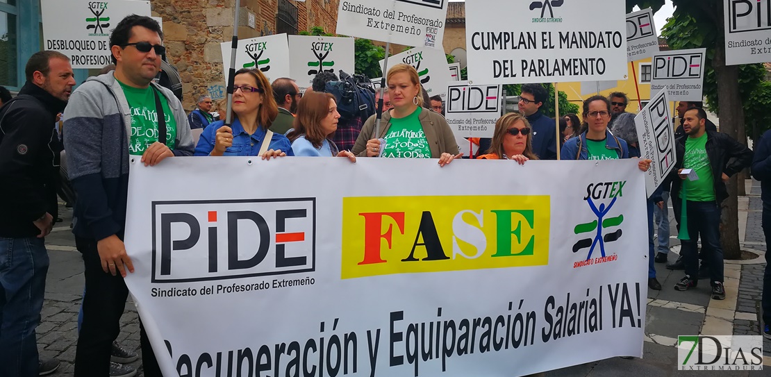 Los funcionarios extremeños cada vez más enfadados: “No somos nada para los políticos”