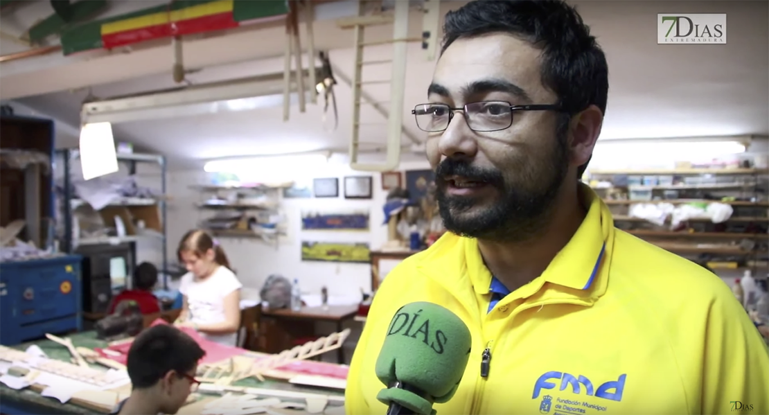 Guillermo Lineros: una vida dedicada al aeromodelismo