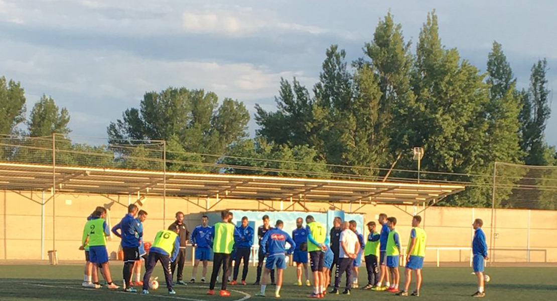 El espíritu de los play off se instala en Coria