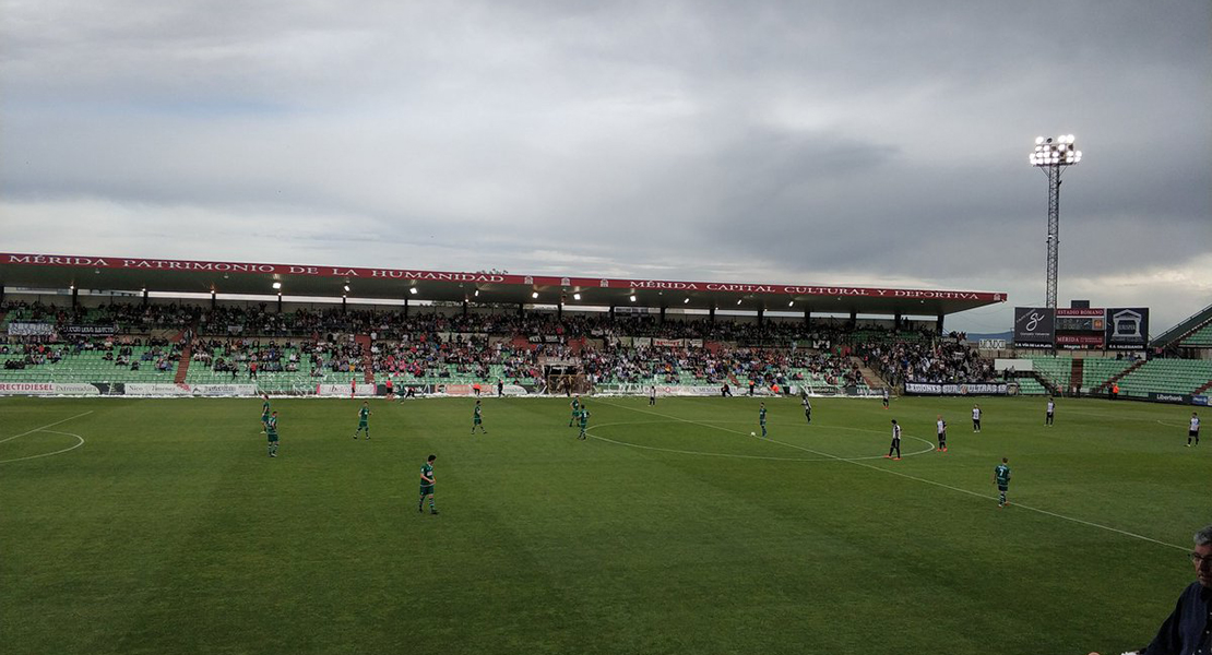 Los errores defensivos hacen peligrar la permanencia del Mérida AD