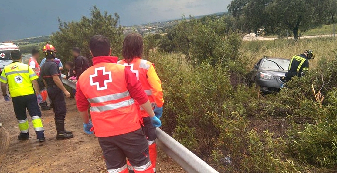 Salida de vía y vuelco en la A-66 (Mérida)