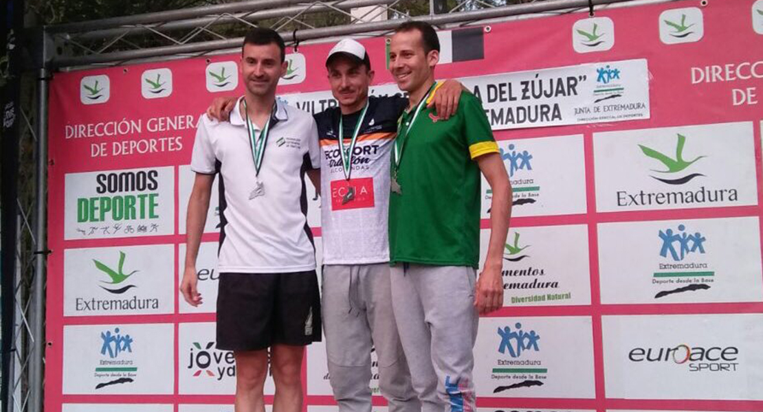 Paredes y Cascajosa se proclaman campeones de Extremadura de Triatlón Cros