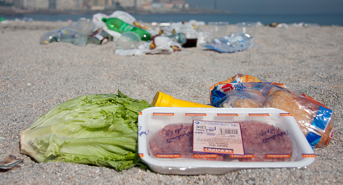 España tira comida a la basura por no saber comprarla ni conservarla