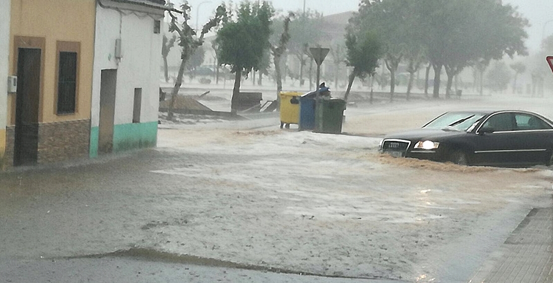 Llegan más imágenes de la granizada y posterior inundación en Guareña (Badajoz)