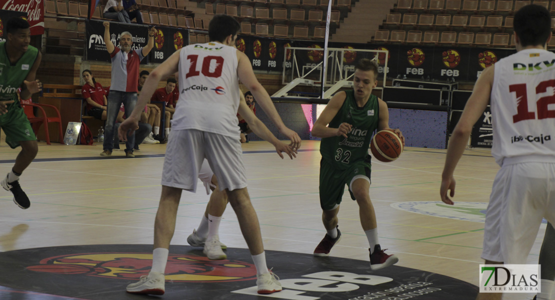 Imágenes de las semifinales del nacional de baloncesto junior de Badajoz