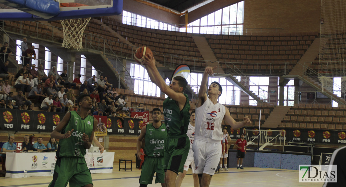 Imágenes de las semifinales del nacional de baloncesto junior de Badajoz