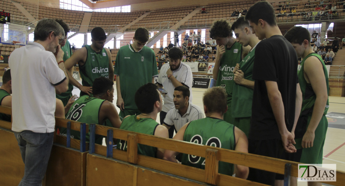 Imágenes de las semifinales del nacional de baloncesto junior de Badajoz