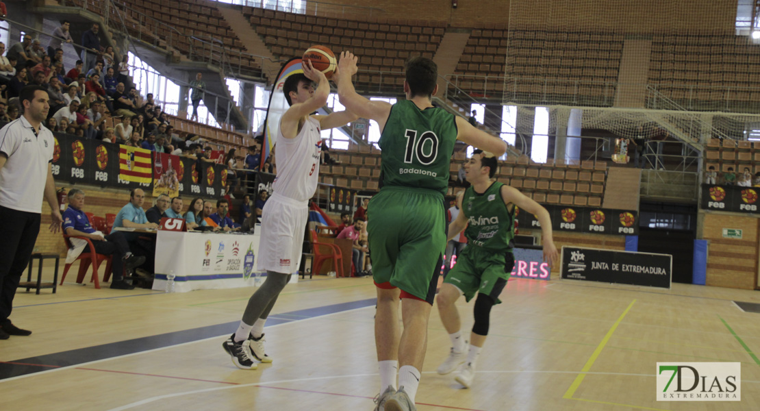 Imágenes de las semifinales del nacional de baloncesto junior de Badajoz