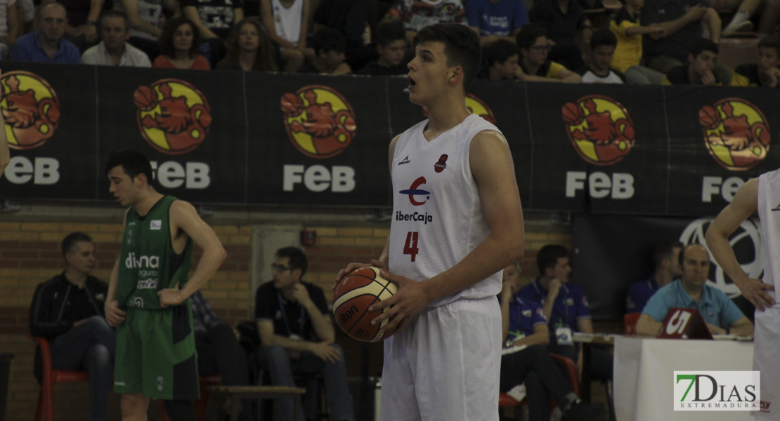 Imágenes de las semifinales del nacional de baloncesto junior de Badajoz